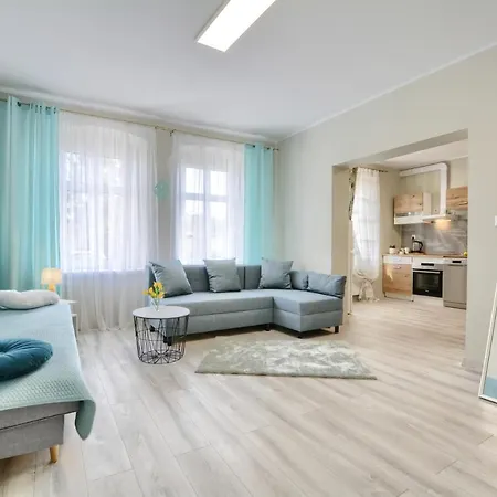 W Gorach Walbrzyskich Apartman *